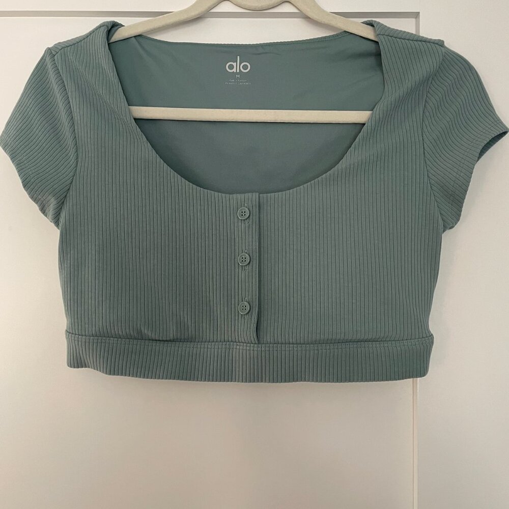 Alo Yoga Ribbed Short Sleeve Button-Front Top- Size M